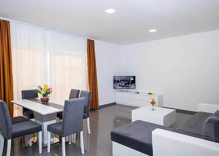 Ivka Apartamento *